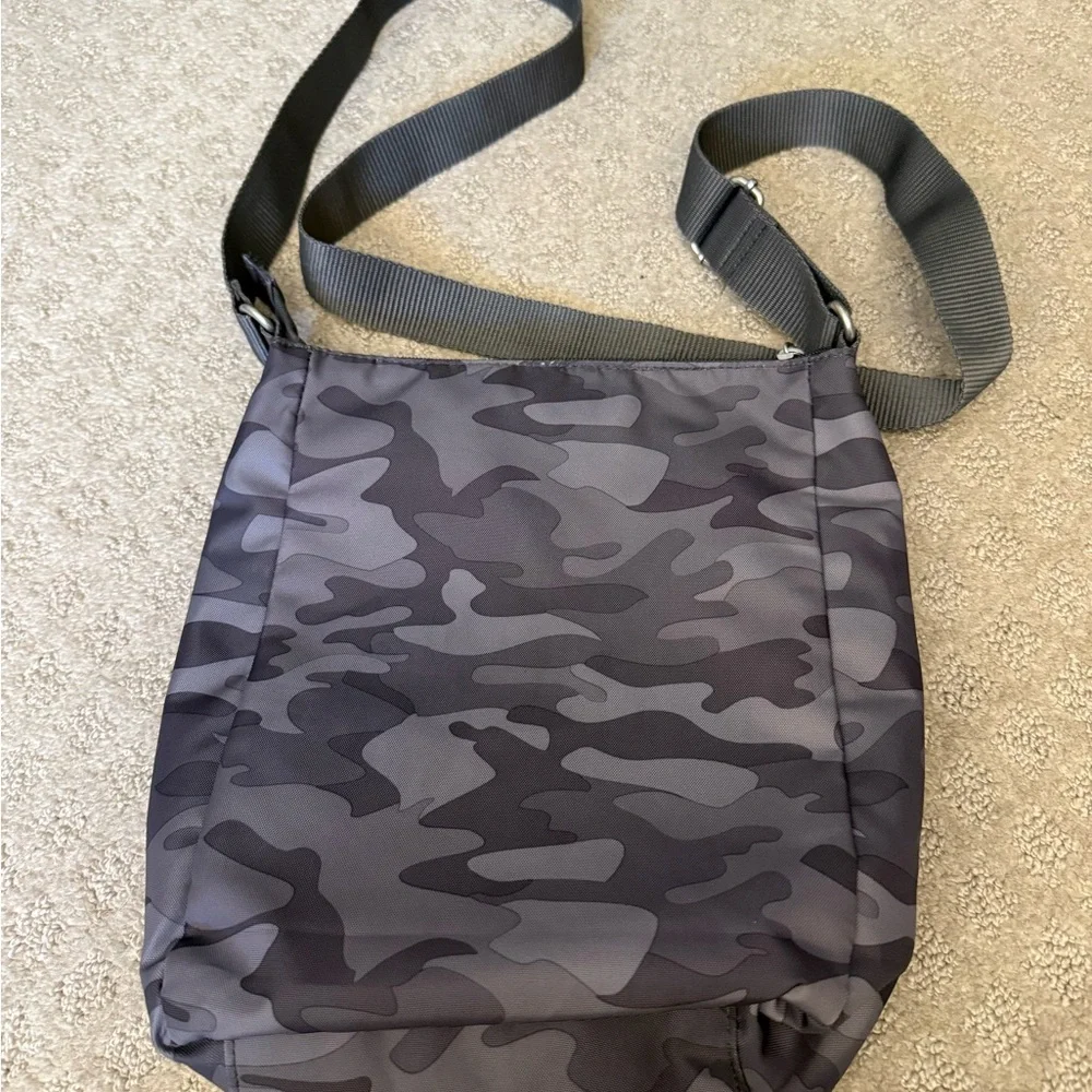 Baggallini Town Bagg Camouflage Camo Gray Crossbody Bag Nylon Unisex